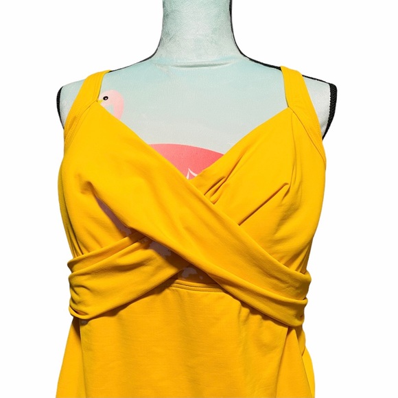 Lands' End Women's Tankini Swim Suit Top 18W - Picture 2 of 10